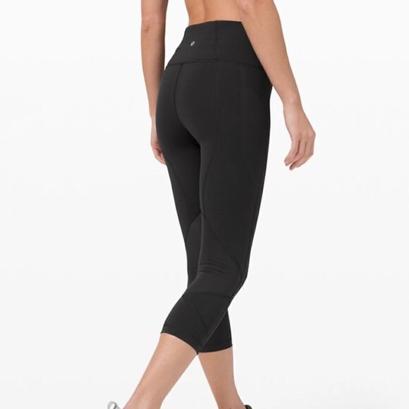 Lululemon Classic Black Cropped Leggings - Picture 2 of 7